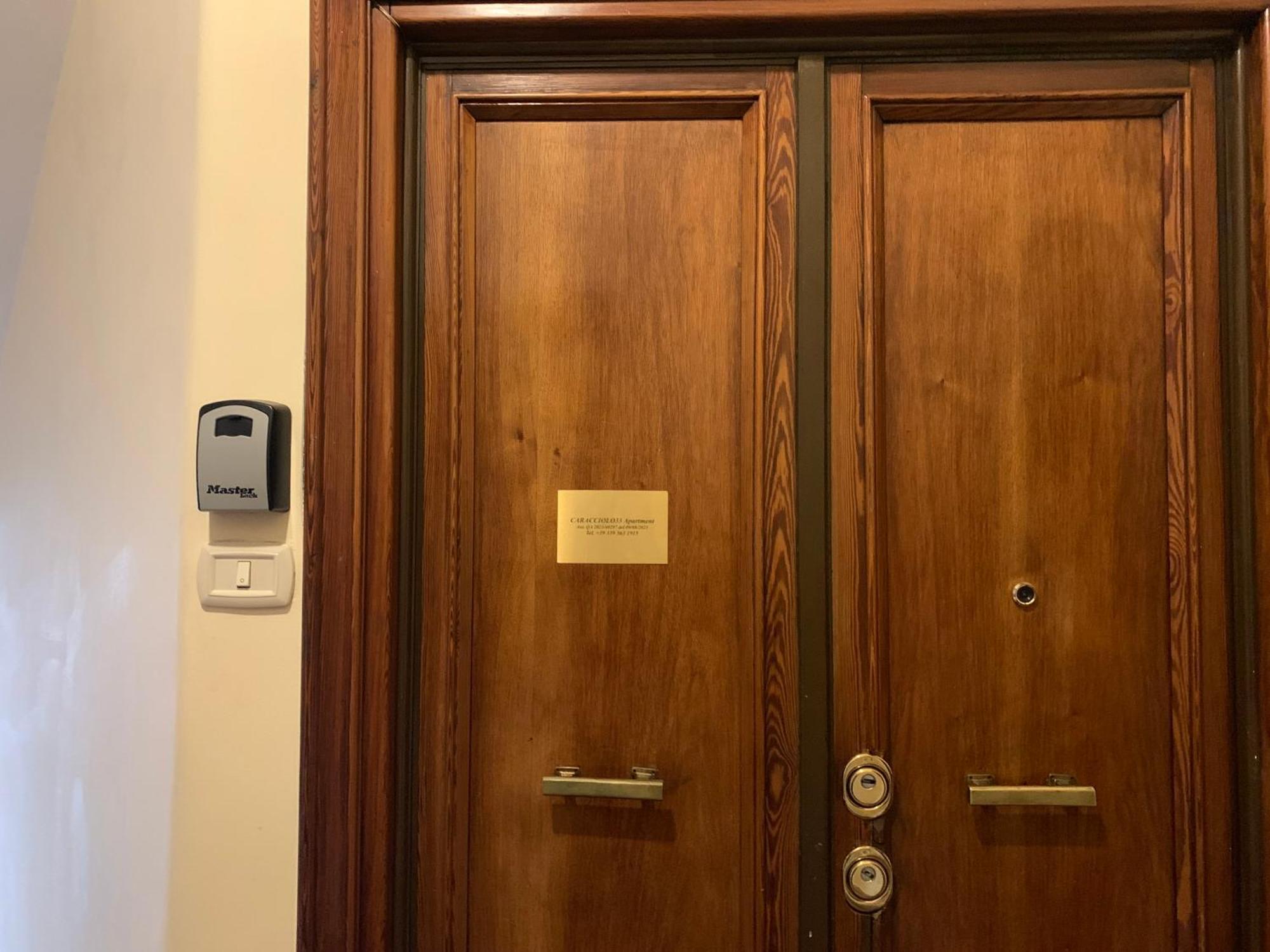 Caracciolo33, Rome